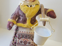 Девушка с коромыслом