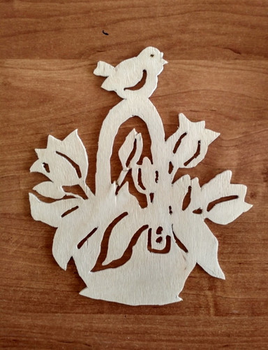 Корзина с тюльпанами
